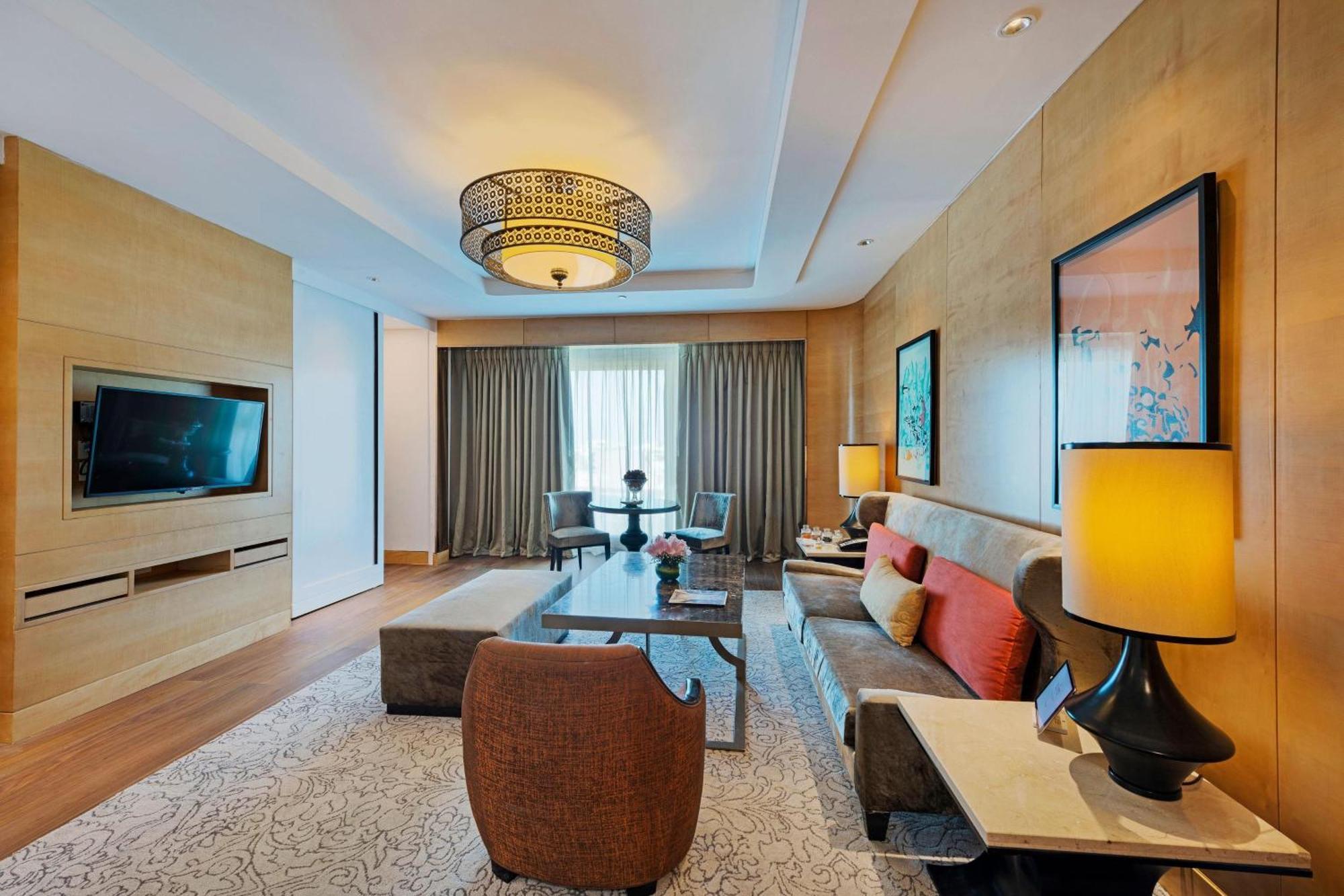 ไอทีซี แกรนด์ จุลา อะ ลักชัวรี คอลเลคชั่น โฮเต็ล เจนไน Hotel เชนไน ภายนอก รูปภาพ A suite at the hotel