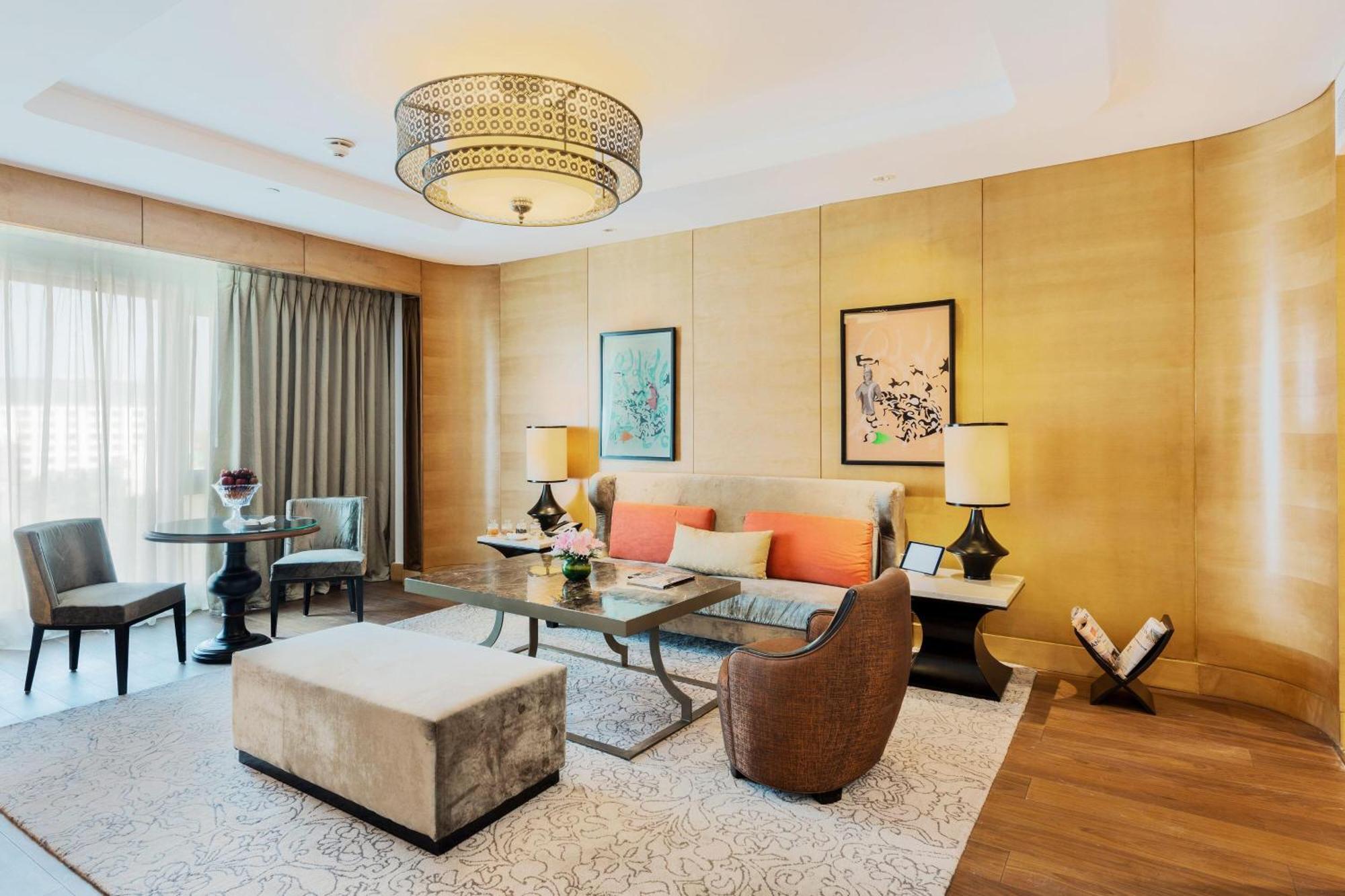 ไอทีซี แกรนด์ จุลา อะ ลักชัวรี คอลเลคชั่น โฮเต็ล เจนไน Hotel เชนไน ภายนอก รูปภาพ A living room at the hotel